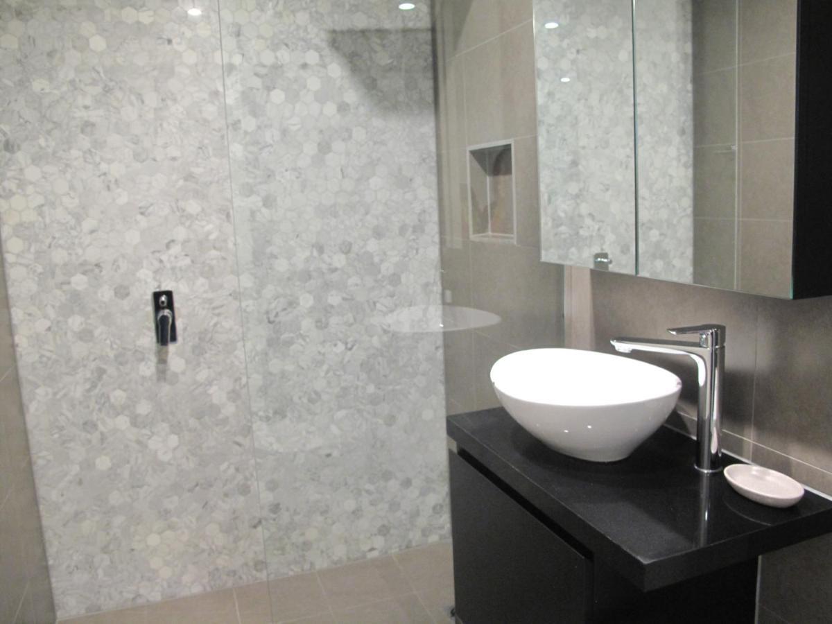 Modern 3 Bedroom Apt With Free Parking, Netflix, Wifi & Welcome Wine By Bnb Pro Melbourne Exterior foto